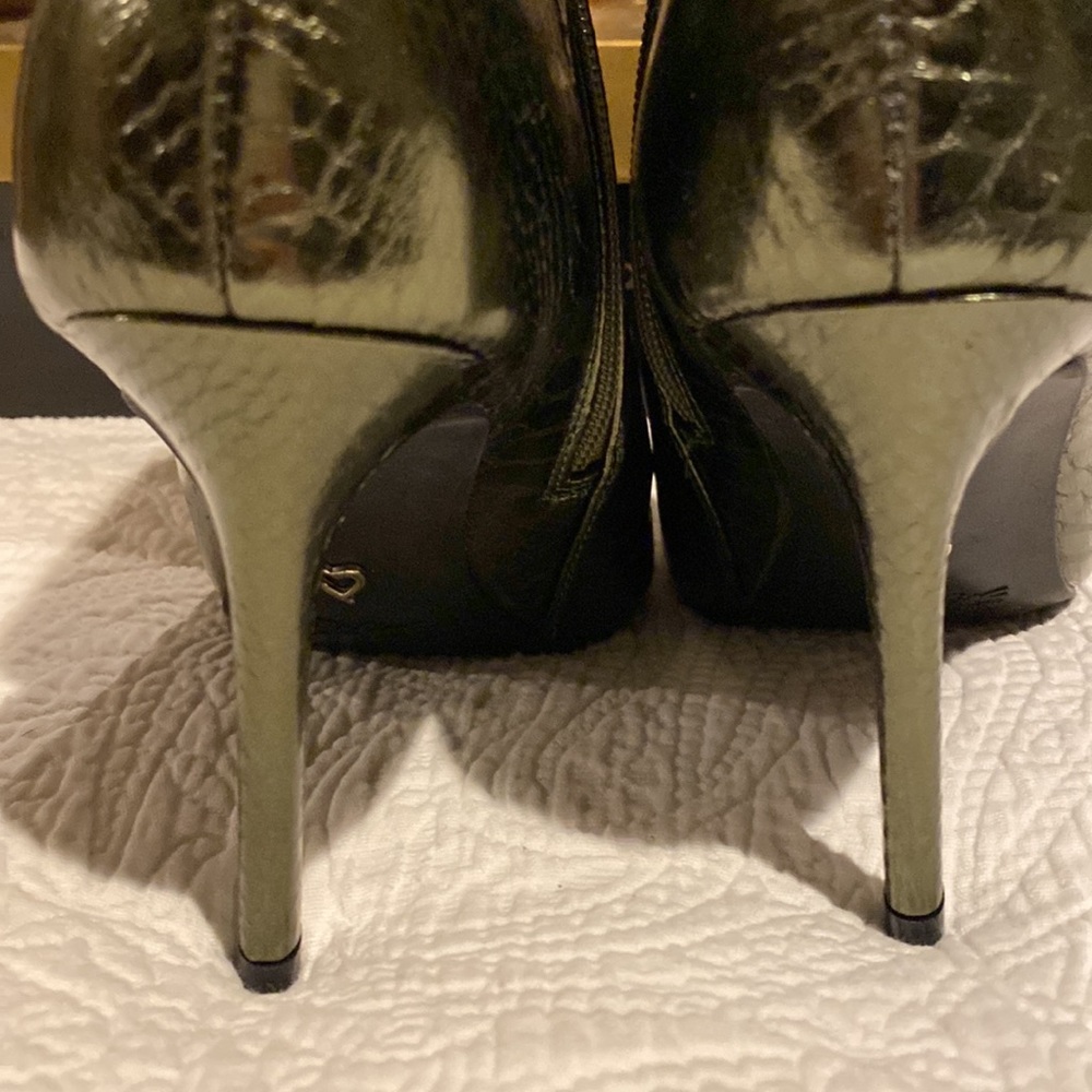 Boots - Picture 3 of 5